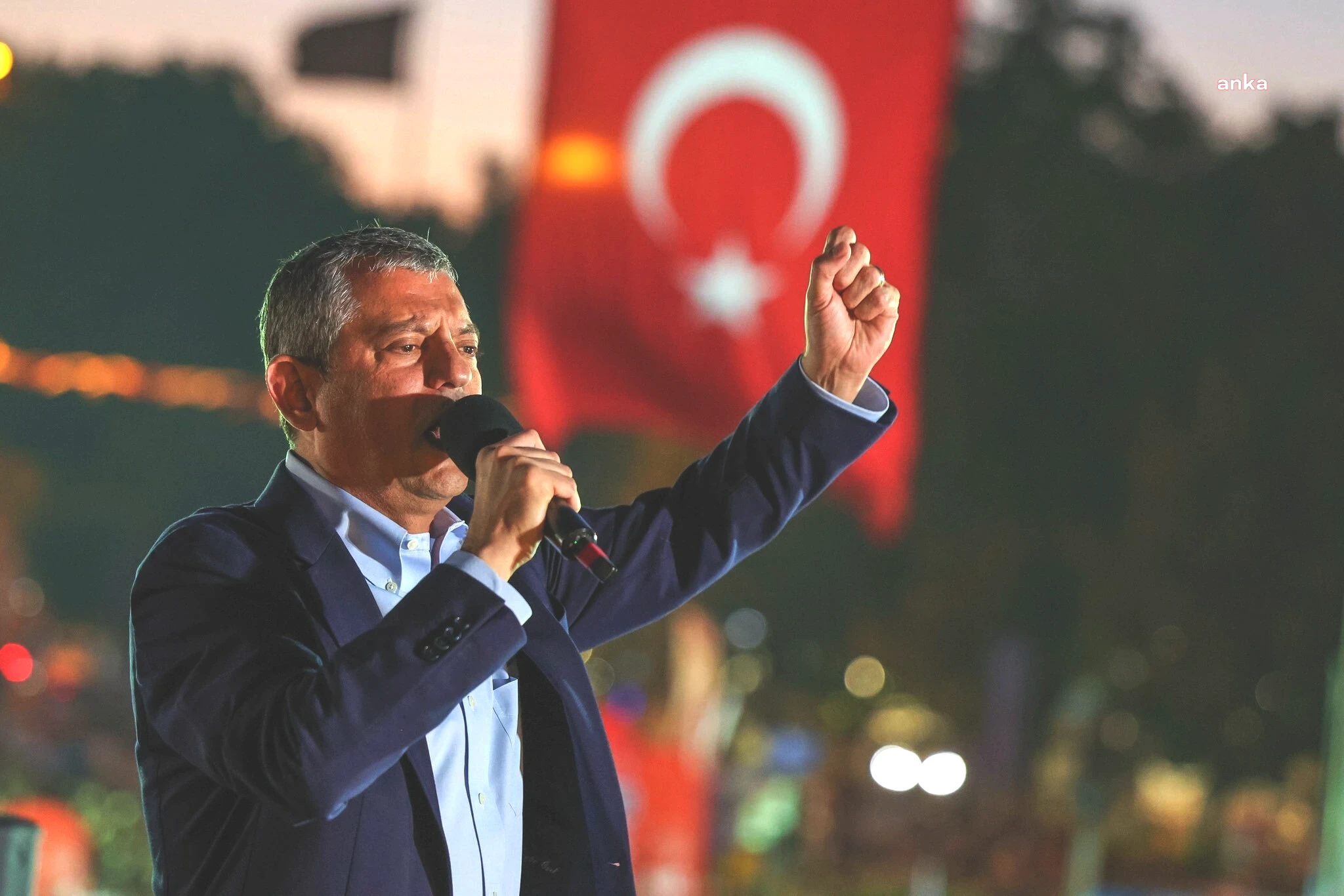 ozgur-ozel.jpeg